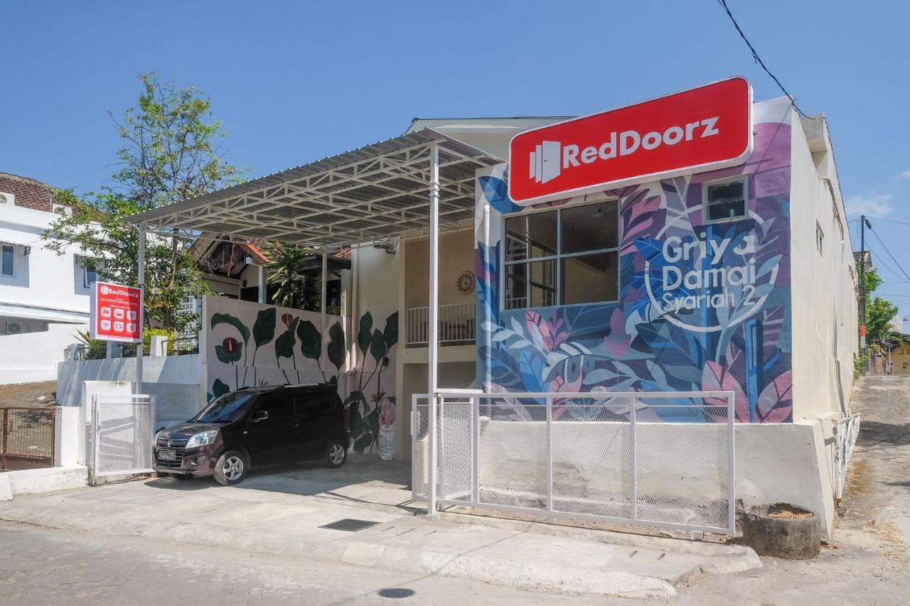 Reddoorz Syariah Near Universitas Mercu Buana Kampus 2 Yogyakarta Kejayan Extérieur photo